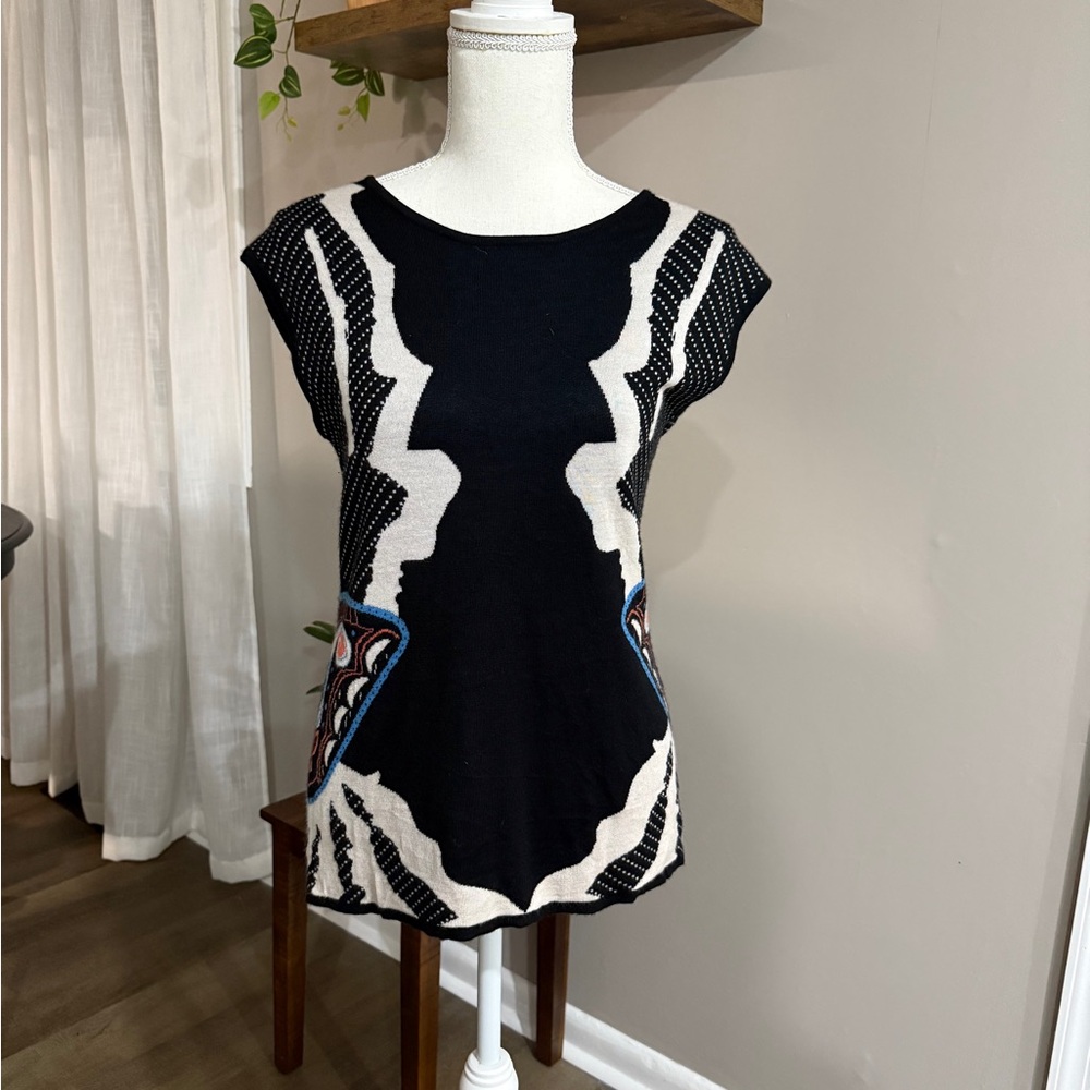 VILLE Collection Black and White Patterned Women's Sweater Top Sz. 11